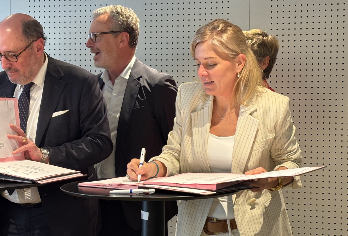 ecom_news's tweet image. 📜✍🏻#Marseille pour la signature régionale de coopération en faveur du maintien dans l’emploi des personnes en situation de #handicap. Tous les acteurs mobilisés pour l'insertion professionnelle et le maintien dans l'emploi en #ProvenceAlpesCotedAzur avec @agefiph_pacac