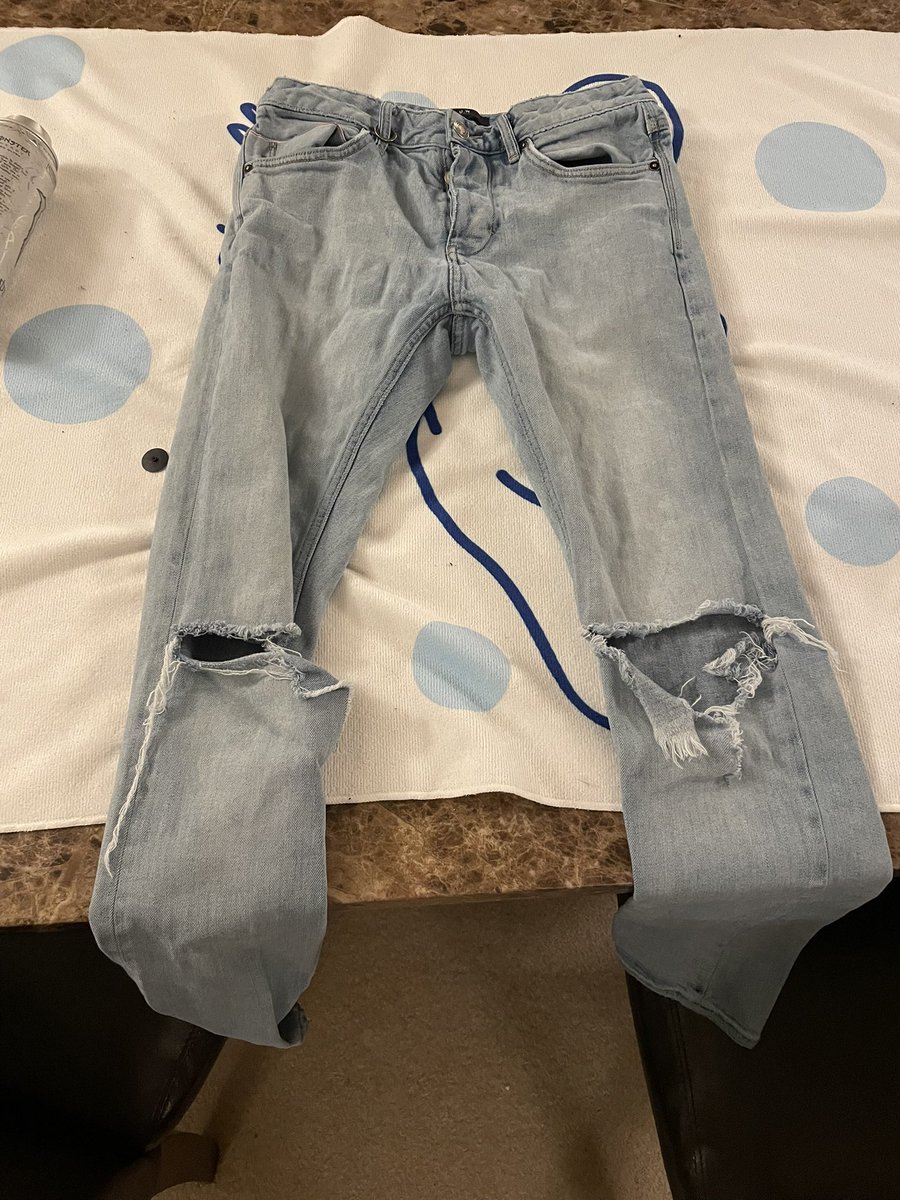 AM562onXbox's tweet image. @NEUW333 in the past I wore these jeans these NEUW IGGY Skinny jeans w28 L32  For about 5 years for about 5-6 days straight washing them overnight before before they got to this condition and they did cost $220 but they lasted about 13,000 hours I calculated #neuwdenim #jeans