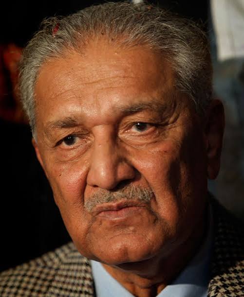 jamshaidAdasti's tweet photo. ہماری قوم کی فضول ترجیحات!!
ارشد ندیم سوٹا پھینک کر کروڑ پتی بن گیا اور 
 ڈاکٹر عبدالقدیر خان بمب بنا کر پنشن کو ترستے رہے https://t.co/qP7X2Zs42p
