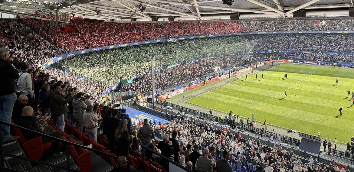 HaroldBastiaans's tweet image. Hoogmoed komt voor de val.
Wat een deceptie, ons aller #NEC verliest met maar liefs 5-1 van #AZ. Ons gewaardeerde spel wordt door diverse clubs gekopieerd met als gevolg dat wij de strijd op het middenveld verliezen. 

De euforie was groots vooraf, zelfs onze algemeen directeur