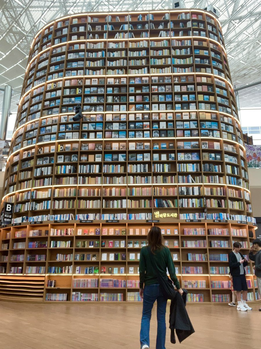 Morelembaum1's tweet image. Luoghi magici e dove trovarli, libreria. 
#libri