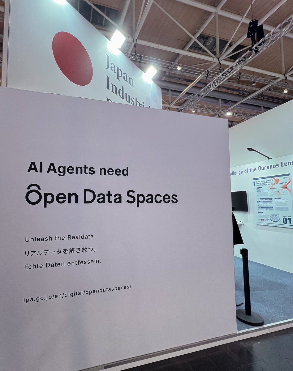 MichitakaTsuda's tweet photo. Hannover Messe、始まりました
まずは、出展ブース(HALL13、E21)でのミニプレゼンから。ミニプレゼンはイベント期間中毎日実施されます!
#OpenDataspaces https://t.co/v2UZKyv6bK