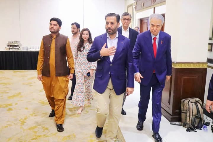 KamranQure86153's tweet image. ایک باصلاحیت ، دیانتدار اور سچے رہنما بہترین لیڈر سید مصطفی کمال۔
✊️✌️✌️
Syed Mustafa Kamal 
#MustafaKamal #MQMPakistan #Leader