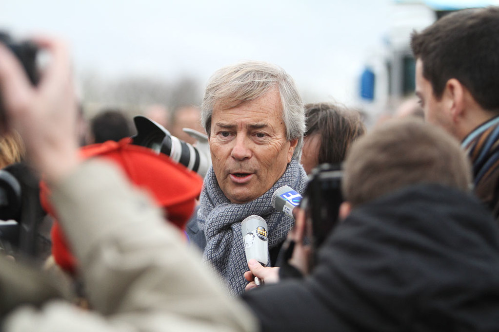 ActuaLitte's tweet image. 📚 #Edition : Bolloré impose sa lecture.
Chez Grasset, la crise interroge le poids de l’actionnaire sur l’éditorial.

🔗 actualitte.com/article/130775…