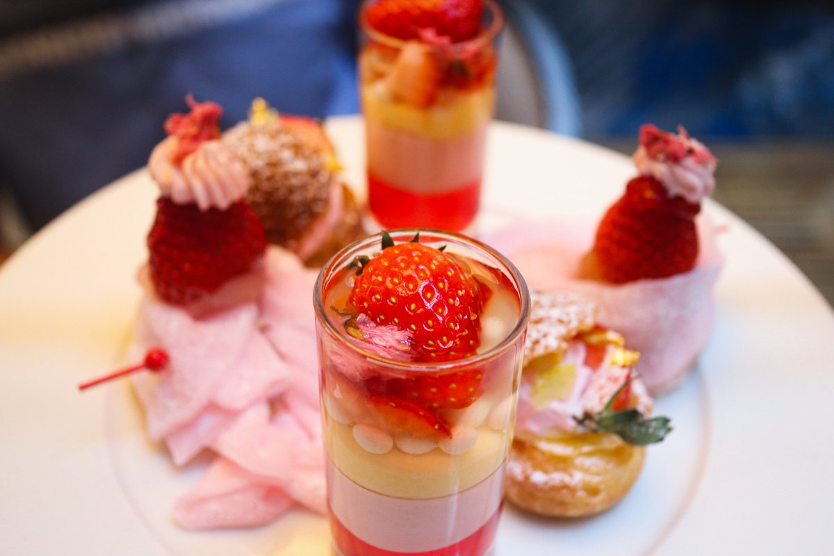 jibunken365's tweet photo. 桜と苺のアフタヌーンティー🌸🍓🍵

シンガポールから帰国した季節に、
 アニバーサリーのように
ホテルのアフタヌーンティーを楽しむのが恒例行事。

今年は 品川のストリングスホテルへ。

桜と苺、という
“日本の春”な組み合わせに
今年もこの季節が来たなあとしみじみ。

#アフタヌーンティー https://t.co/2DoZpqeGrg
