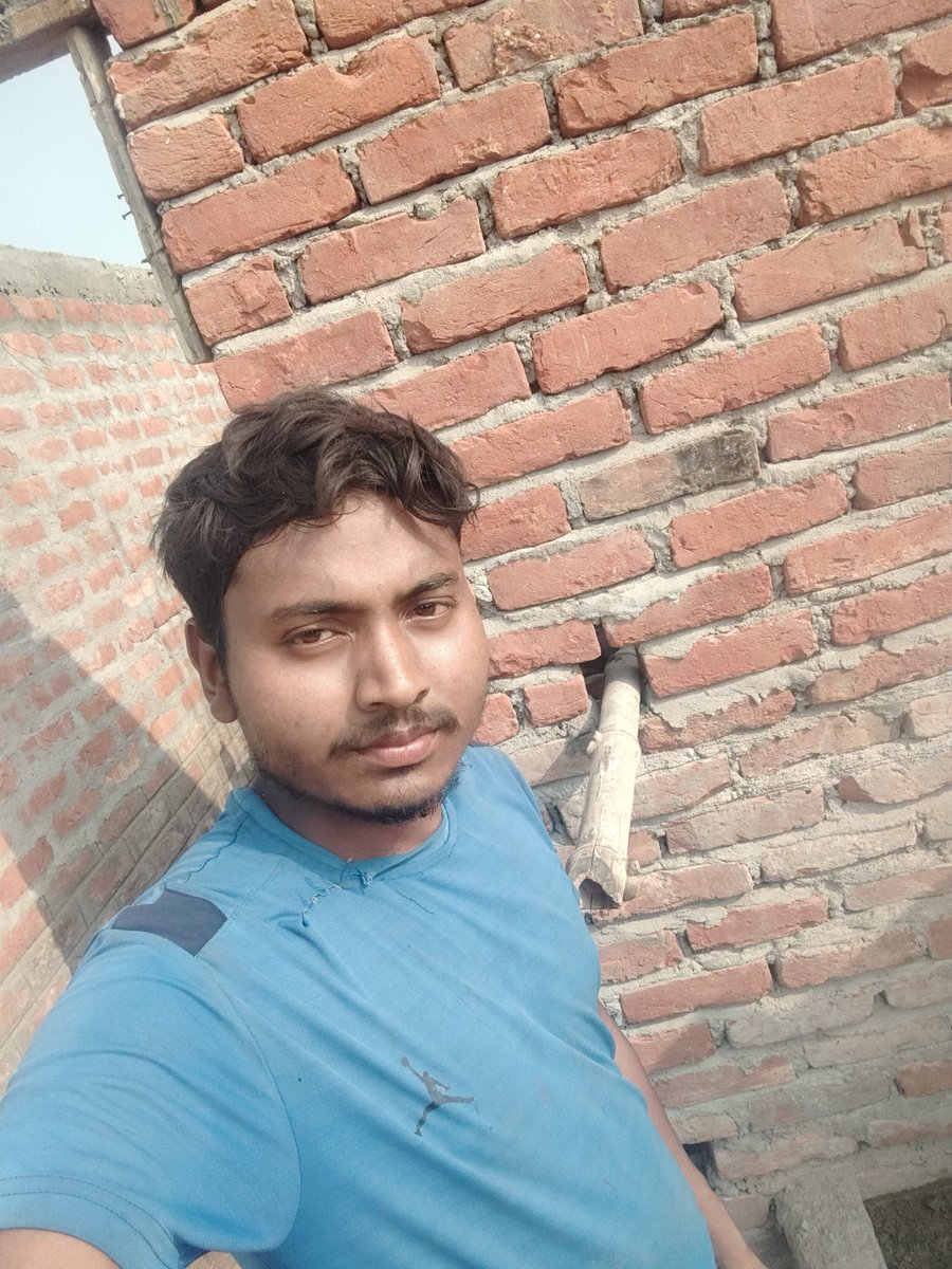 Anil_Manjhi9's tweet image. “सिंपल रहो… लेकिन लेवल हमेशा हाई रखो 😎”#DesiSwag
#SimpleLook
#AttitudeBoy
#VillageVibes
#InstaStyle
