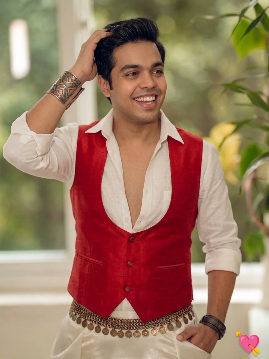 dutt70375's tweet image. Bangles नए कपड़ों का रंग, और मेरा अनोखा अंदाज़! कैसा लगा मेरा ये फ्रेश लुक? बताइएगा ज़रूर! 🔥👑💯😉#FreshFits @dutt70375 #NewColorVibe #MyStyleMyRules #RateThisLook #TrendingNow2026