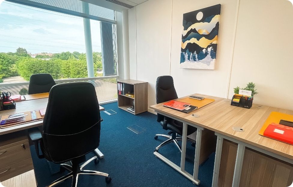 OfficeHunt1's tweet photo. Explore shared and individual workspace options in Elstree with Office Hunt for more information! #officetolet #officehunt #officesearch #officerental #coworking #privateoffice #workspace #businesscenter #servicedoffice #office #Elstree #coworkingspace https://t.co/uqkBRECILT