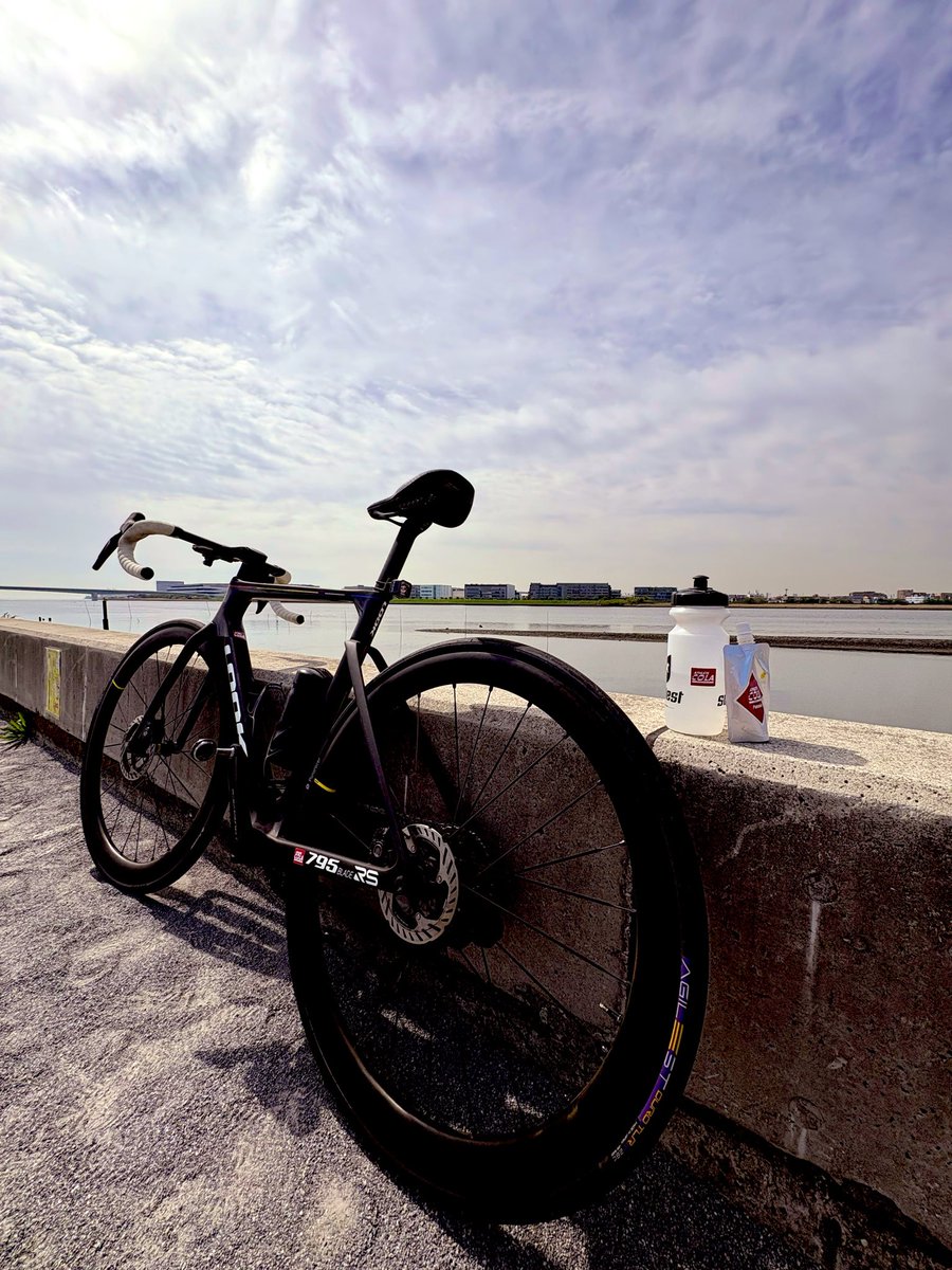 🚴‍♂️都内ライド5🚴🏻

😠限界の一歩先へ😆

#ロードバイク #穴守稲荷神社 #多摩サイ
#エネルギー補給 #cola #クラフトコーラ