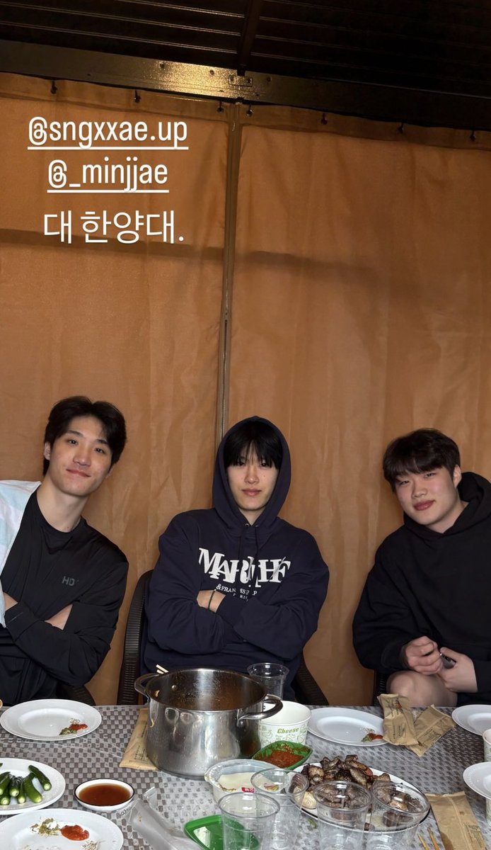 daengch2's tweet photo. 성재 얼굴 빨간 거 볼 사람 https://t.co/j0sHlrO9g0