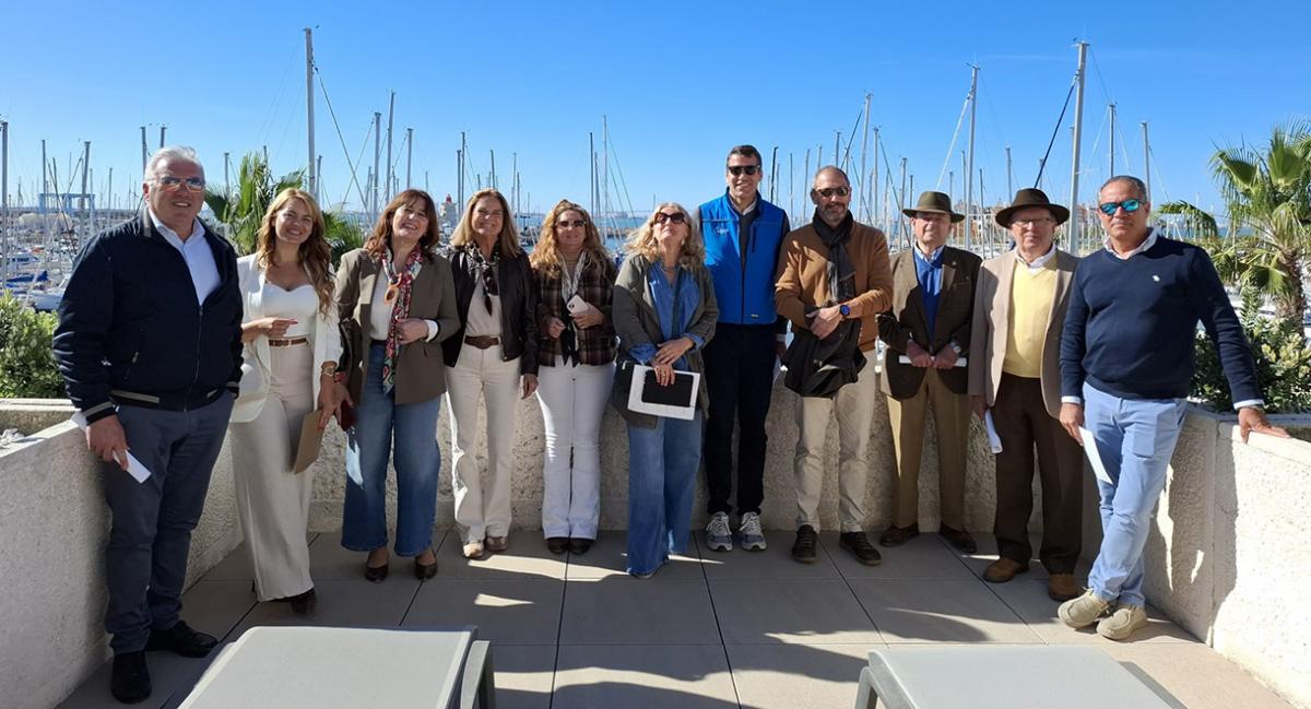 TurismoElPuerto's tweet image. @Puertosherry  celebró jornada de puertas abiertas dirigida a profesionales del sector #MICE (turismo de reuniones, incentivos, congresos y exposiciones) con el objetivo de mostrar su potencial como sede de eventos en la #BahíaDeCádiz ⛵️💼💻📆

+ INFO 👉 short.do/qzUuXU