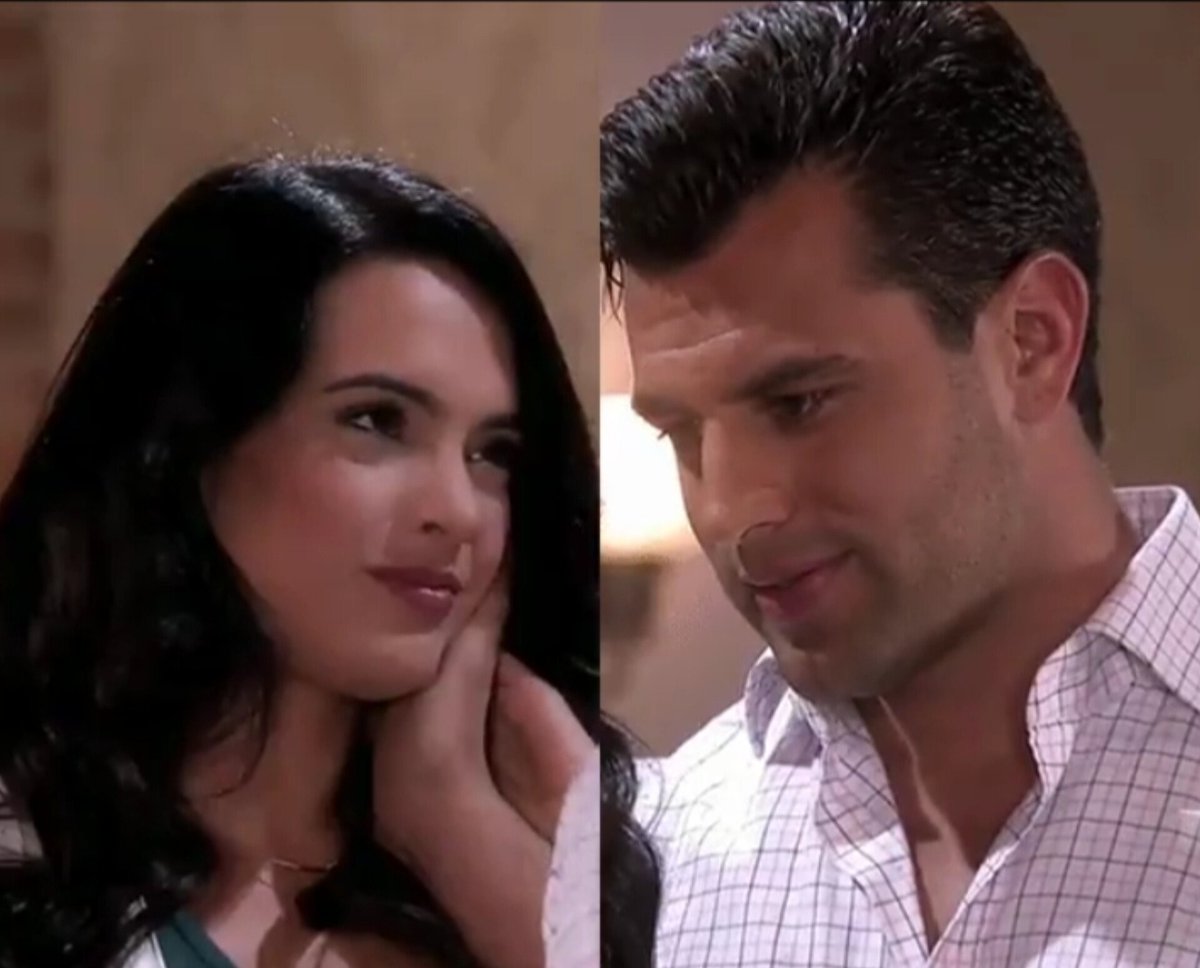 syfforever's tweet photo. Miradas llenas de muchisimo amor.😍😍💘💘
#samdrea
#samuelyandrea https://t.co/lvKmxJjuKz