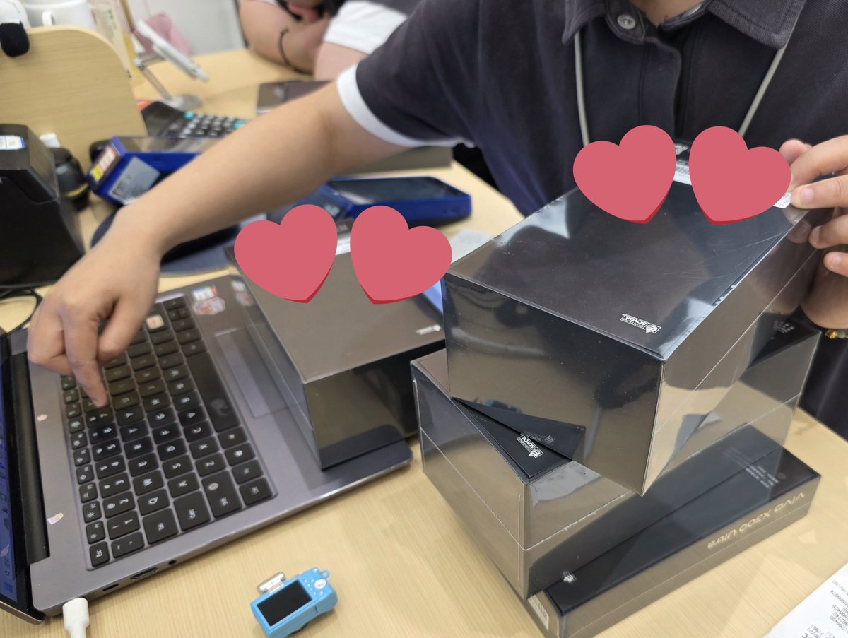 Fel00999's tweet photo. 나 이거 방금 사고 왔어
199만원..
고민하다가 시간 너무 날림..
오즈모포켓4는 다 품절이래서 못샀다 https://t.co/fD8BBe4Ut9