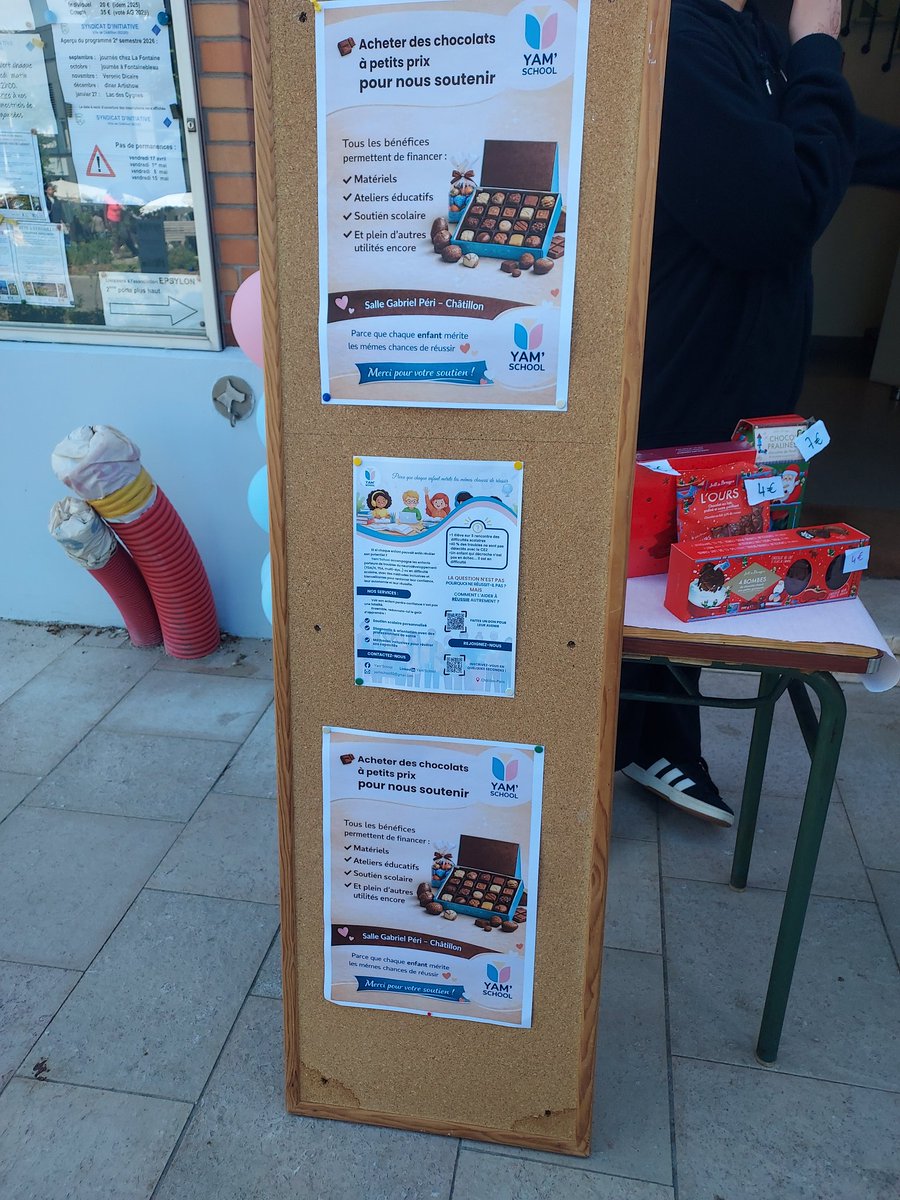 Maxime92Robin's tweet photo. Le 19 avril,@100Chatillon était présent lors d’une matinée solidaire avec vente de chocolats au profit de Yam’School.Les bénévoles se sont mobilisés pour accompagner les jeunes en difficulté scolaire et promouvoir l’égalité des chances.
La solidarité locale fait la différence https://t.co/LQ316bnMGL