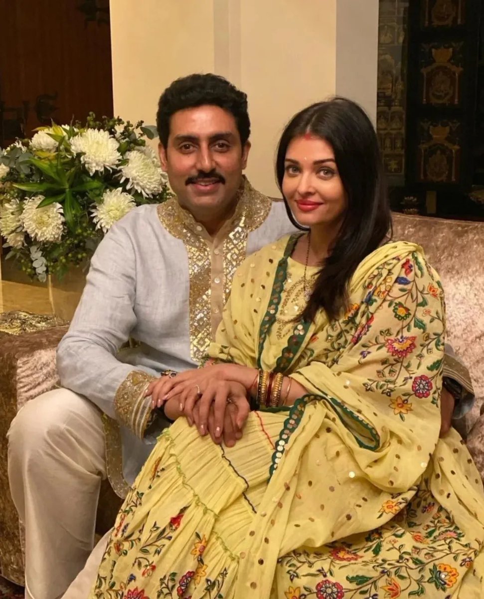 IIFA's tweet image. Celebrating 19 years of a beautiful journey filled with love ❤️
Happy anniversary to Aishwarya Rai &amp;amp; Abhishek Bachchan!

#IIFA #Bollywood #AbhishekBachchan #AishwaryaRaiBachchan