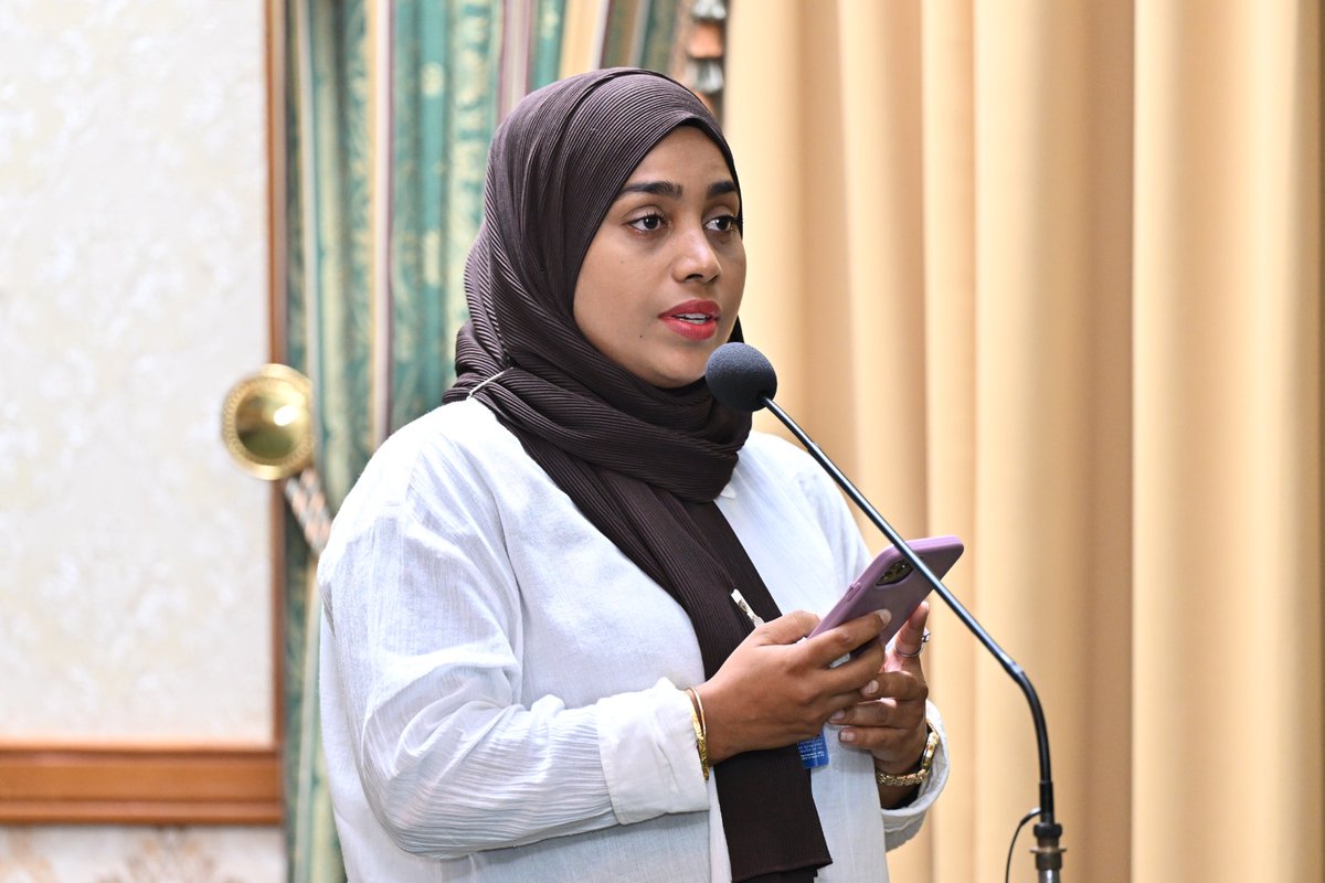 ހަލިނިއުސްގެ ‘ނިއުސް އެޑިޓަރ’ ޝެރިން އަހުމަދު: 
މިއަދު ރައީސް އޮފީހުގައި  ބޭއްވި ޕްރެސްގައި