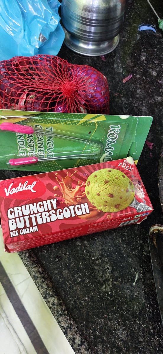 kamil4u7's tweet photo. @JioMart_Support @JioMart I have ordered a product under which ice cream is also added but instead of 2 quantity (buy one get one) I have received only one &amp; not find has been given for the remaining one kindly look over this provide the solution 
Order Id- JM69E4BA6601782A5081 https://t.co/8YWW3ULobq