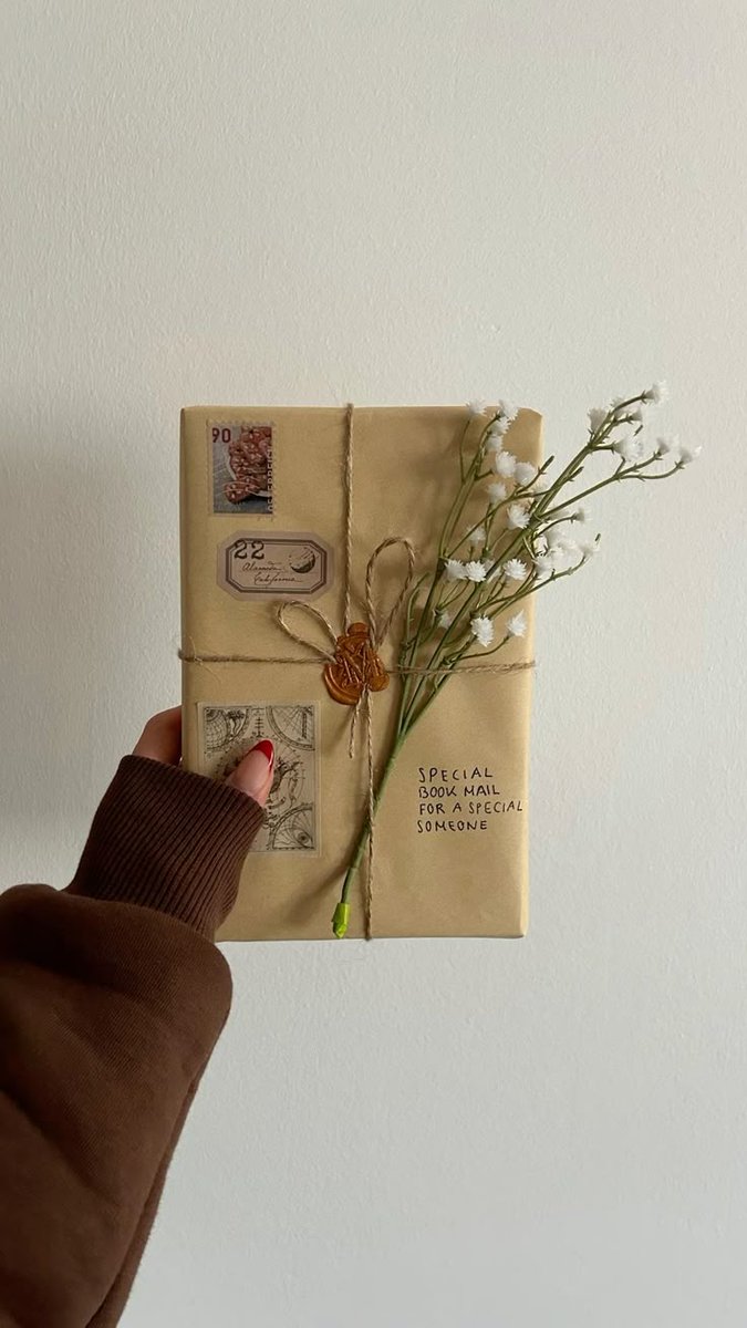 Summie's write tweet media