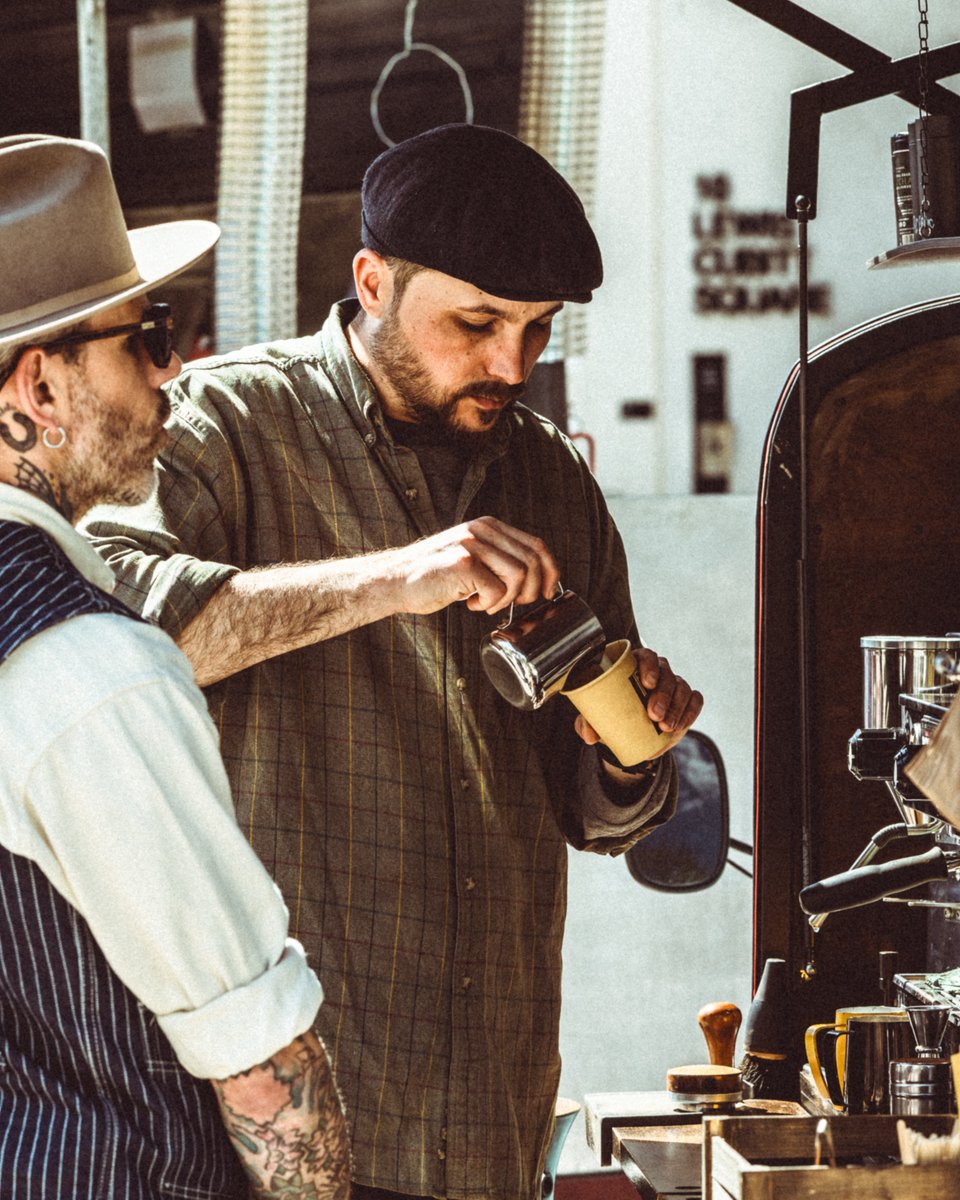 KrzysztofNiew13's tweet image. Excellent #coffee and a very friendly #barista. The exciting coffee adventure begins even before you take your first sip.
#macchiatomood
#LiveEnjoyLondon #KingsCrossVintage #ClassicCarBootSale #LondonMarkets #VintageFinds #RetroLondon #MarketLife #VintageFashion #ClassicCars