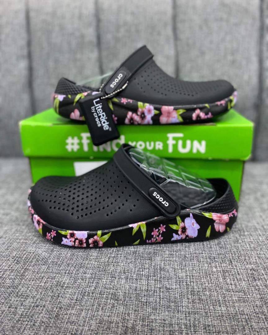 Dinero Crocs 🚚 tweet media