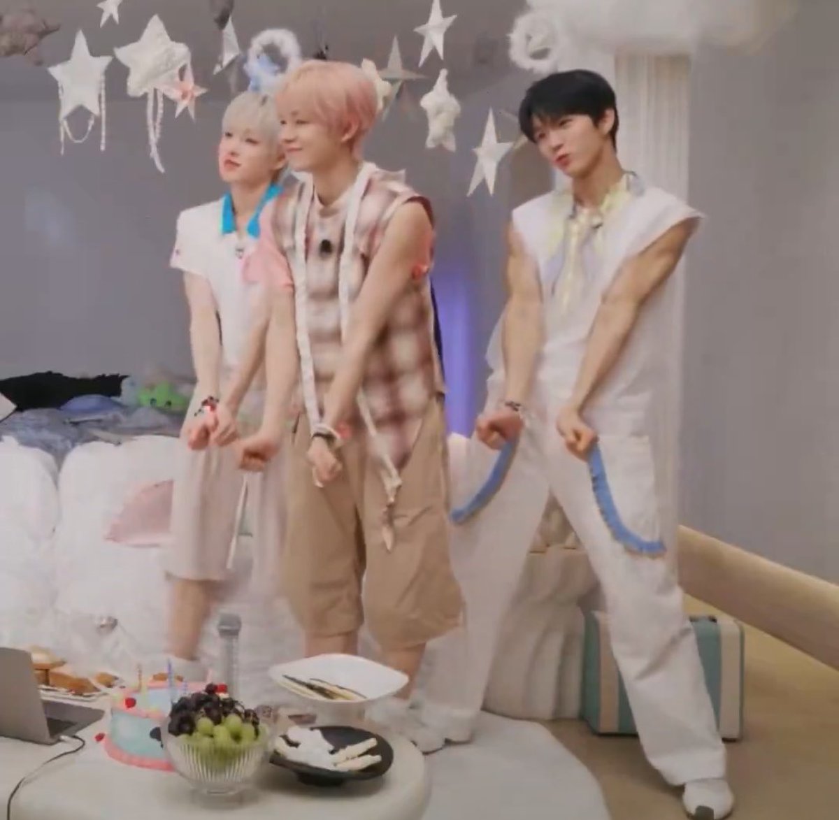 개첩♡i.. tweet media