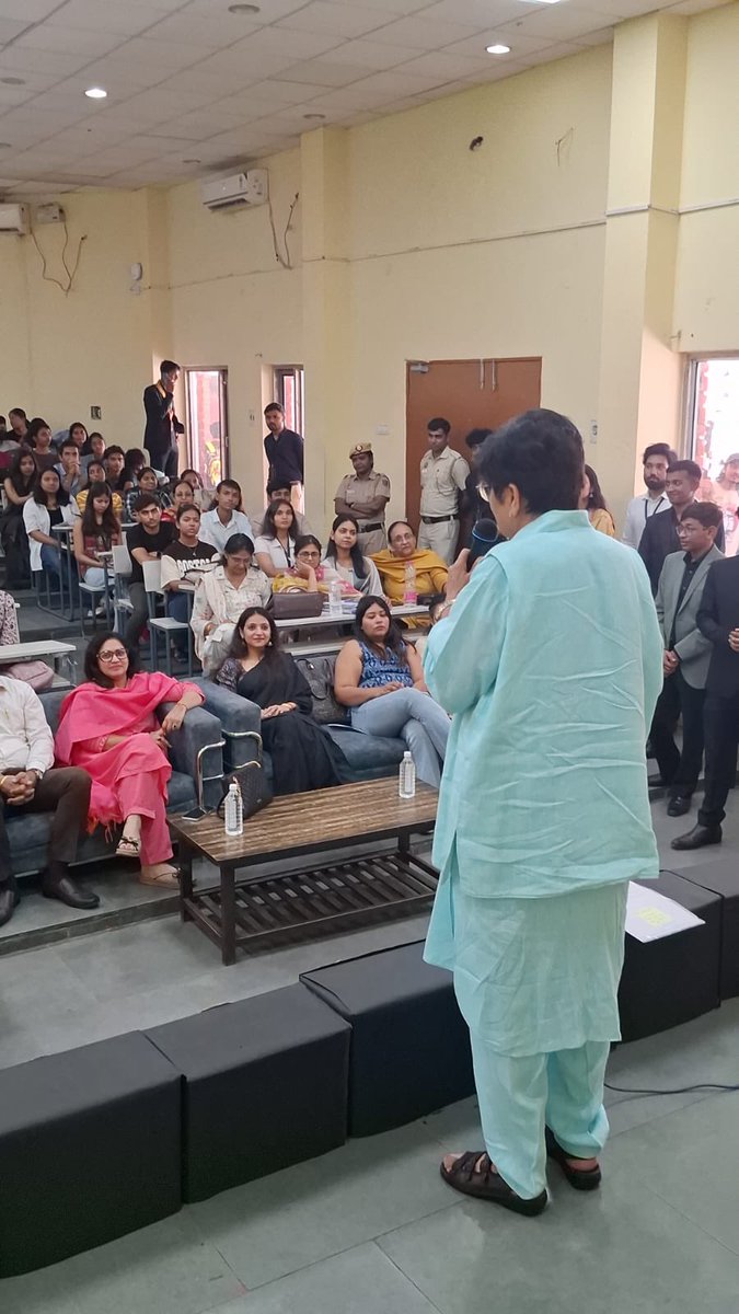 Kiran Bedi tweet media