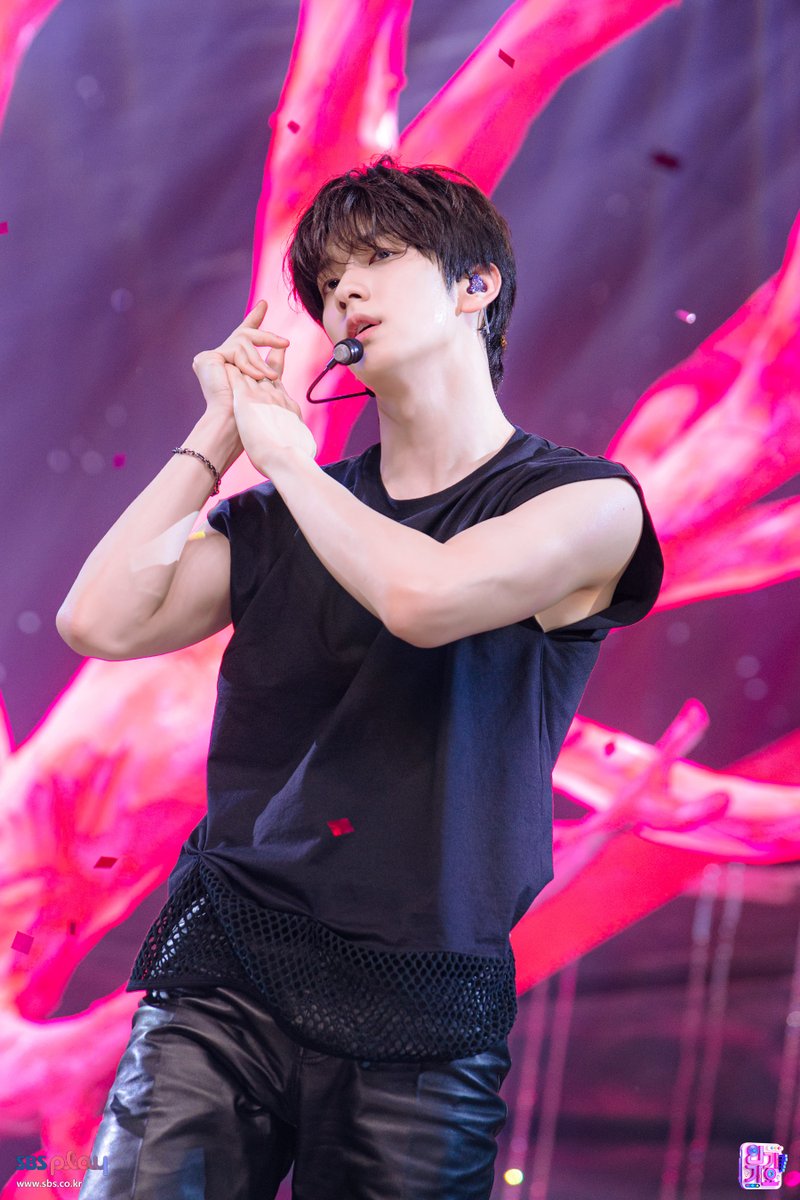 SBS 인기가요 (SBS Inkigayo) tweet media