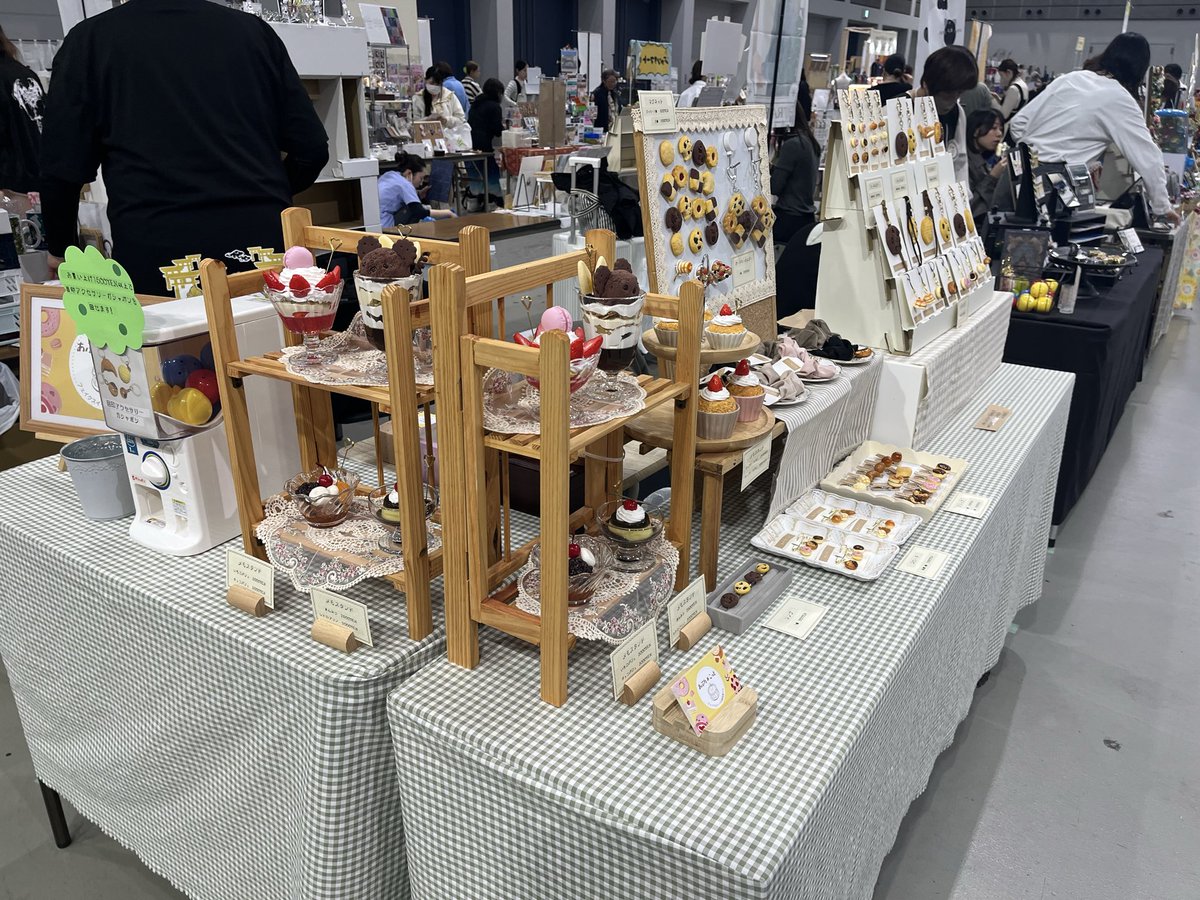 apri_cot0155's tweet photo. まるデザ2日間ありがとうございました〜‼️初の両日出展で色々不安でしたが、皆様とお会いして楽しいひとときでした💕県外の出展者の方々と交流できたことも嬉しかったです(〃ω〃)
また来年も出展できるように頑張ります٩( 'ω' )و
#まるデザ https://t.co/01iJNiQLmP