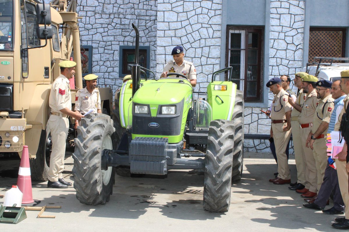 Anantnag Police( اننت ناگ پولیس) tweet media