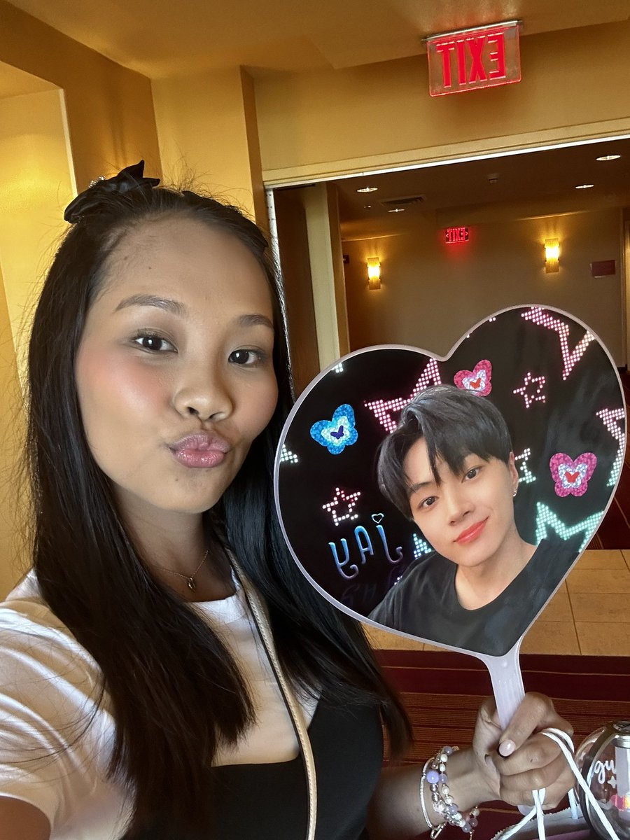 happy birthday to my forever one 🩵 i love you with all my being always and ever

#HAPPY_JAY_DAY
#빠지면_끝까지_집념의_쫑냥이_생일 
#쫑쫑_걸음마다_좋은일만_가득