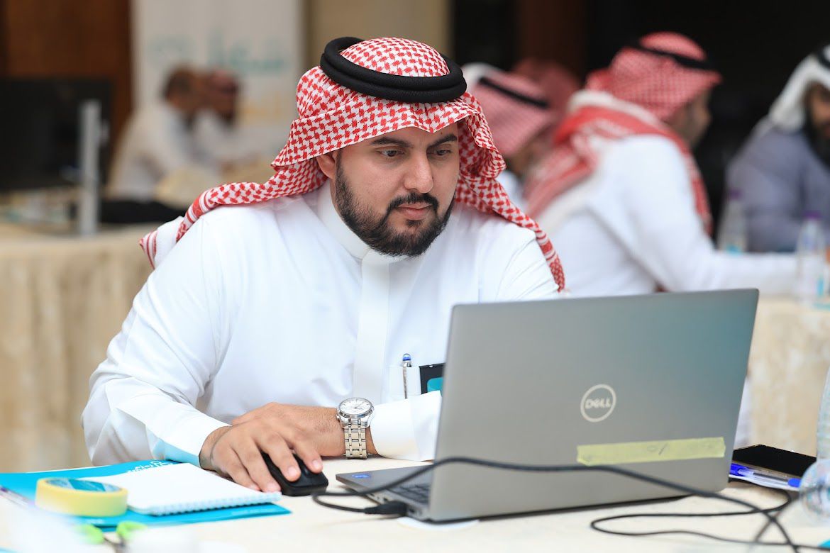 zmzm290's tweet photo. تواصل الفرق أعمالها في #هاكثون_زمزم_للابتكار عبر مراجعة الأفكار وصقل الحلول وربطها باحتياج المستفيد وعموم أصحاب المصلحة، بما يعزّز قيمتها ويُسهم في قياس أثرها. https://t.co/CuoVLv8RY7