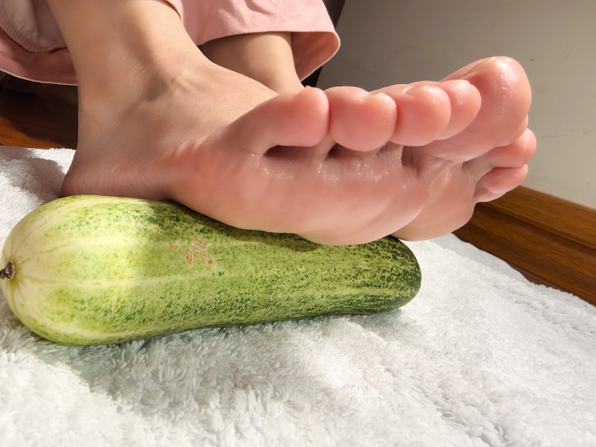 Zeebee0729's tweet photo. 美味可食用 #feet #足  #腳底 https://t.co/hOmoEECdXH