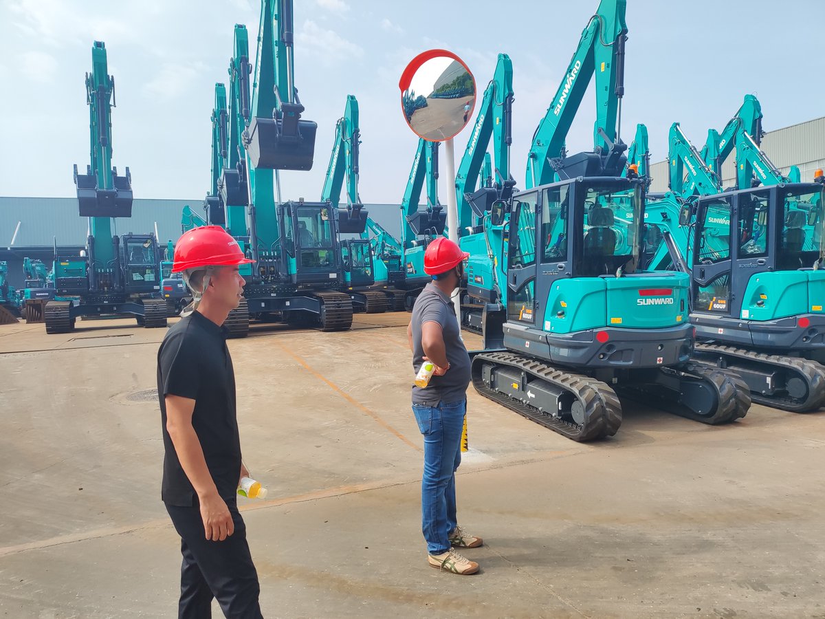 Tilly913859's tweet image. Sunward Factory Supply Excavator/Loader etc.
#excavator #skidloader #sunward #cheapprice