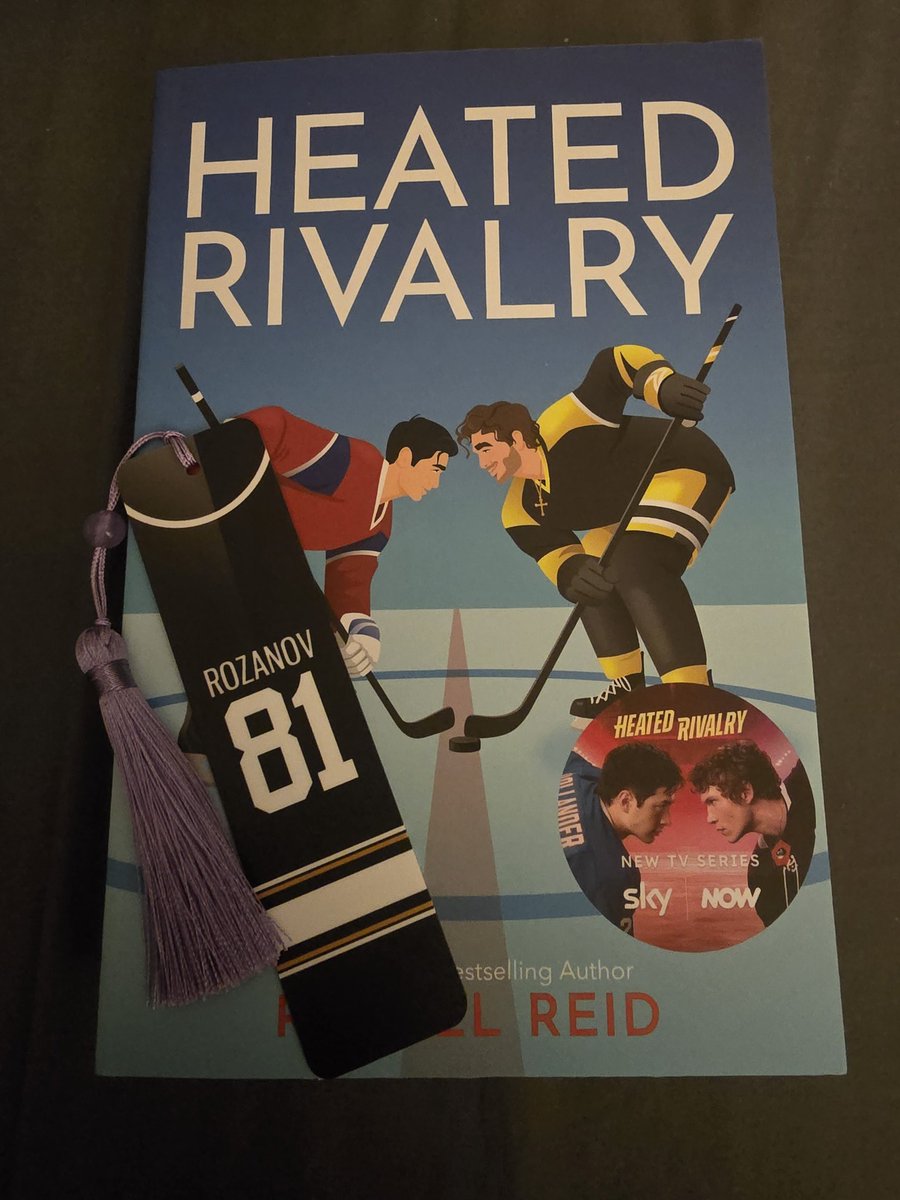 kellynelsonuk's tweet image. New book time!!

Love the series and now to read the book!

#teamrozanov #heatedrivalry #bookshelf #newbook #bookclub #tbrpile