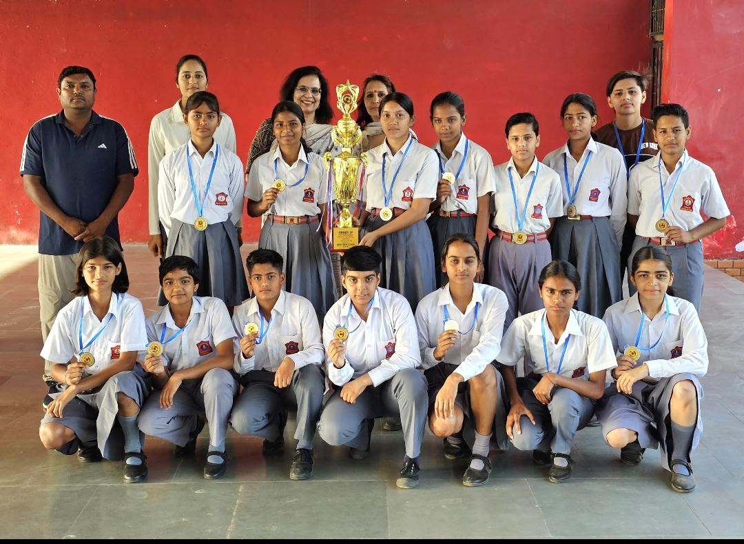 APS_Hisar's tweet photo. 🏆 Fierce. Focused. Finalists. 🏆 Proud moment for APS Hisar! 🧡💙 Our U-17 Girls Football Team reached the finals of the South Western Command Inter APS Championship at APS Alwar for the 3rd year in a row! 🥈⚽ Proud of their grit, teamwork &amp; spirit. Kudos to all! https://t.co/uYAnKkfjao