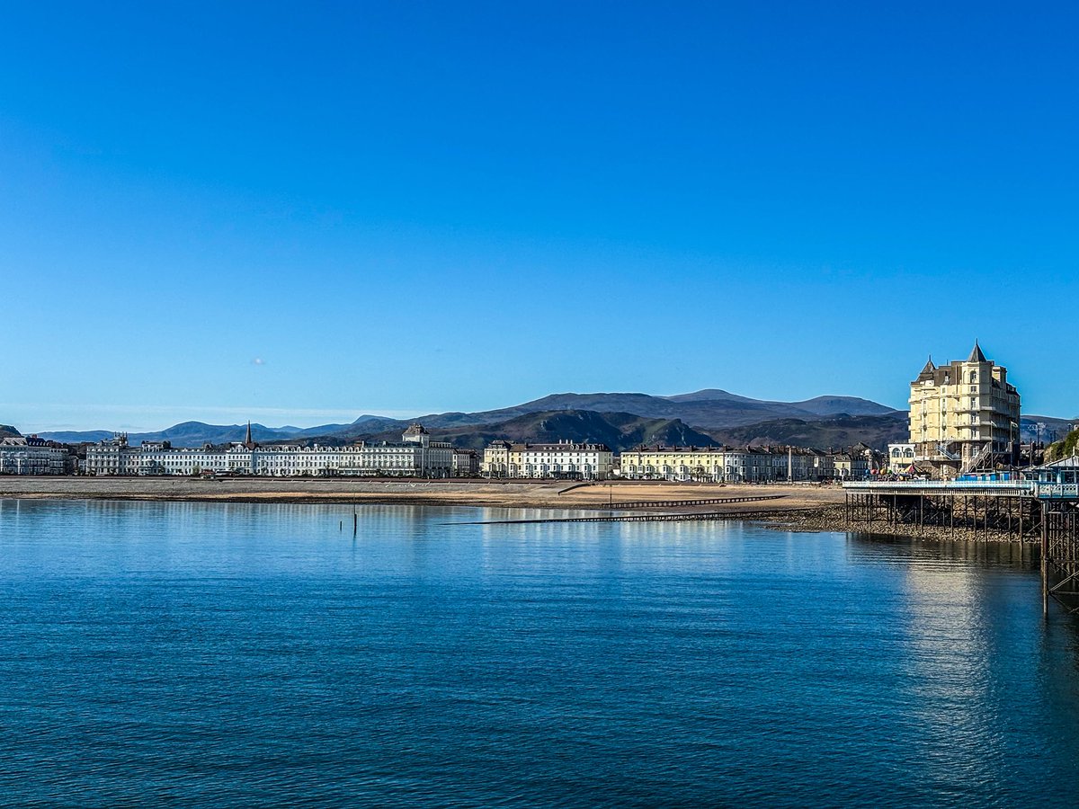 Living in Llandudno tweet media