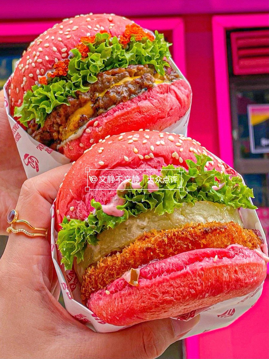 Maghoulaich's tweet image. [Festive Feast Alert! Try our limited-time Christmas Turkey Burger—juicy roasted turkey, cranberry sauce, u0026 crispy stuffing. Grab yours before it’s gone!  #HolidayEats #LimitedOffer]