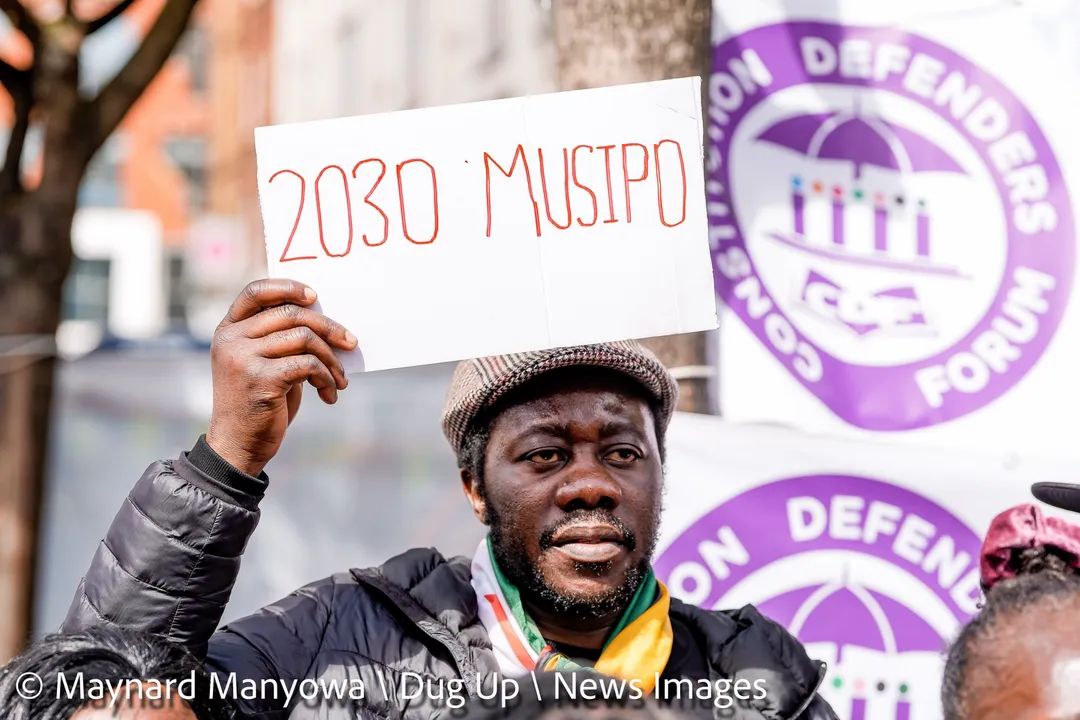 🚩🚩🚩 Diasporians are clear: on Independence Day, they said #2030Musipo! Zimbabweans do not want the 2030 drama, which is why you see the ruling party going the extra mile with branding, visiting churches to have people compose songs! That is a sign that they are aware