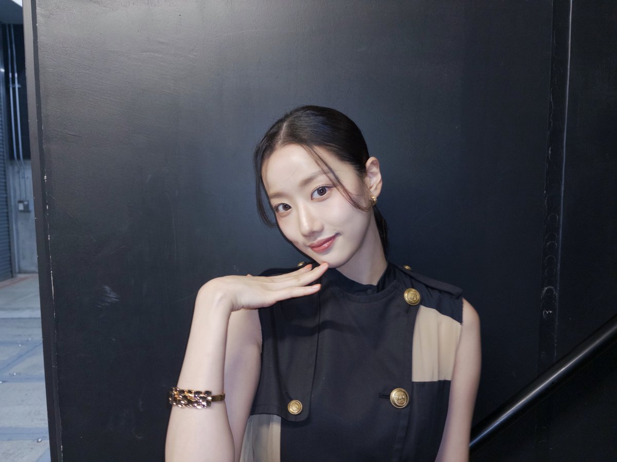 [📸] 2026.4.19

JJ50th Anniversary Fest 2026
DAY2『JJ50th Anniversary Final Party』

JJ50周年の特別なランウェイに出演しました👠

久しぶりにファンの皆さんにお会いすることができて、とても喜んでいたナウン🐰✨

ありがとうございました💐💖

<a href="/jj_official_jj/">JJ</a> 
#イナウン #이나은 #LEENAEUN