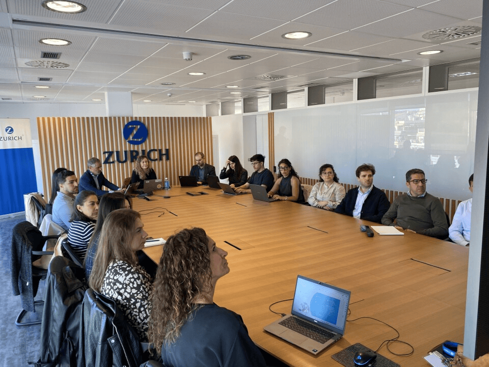 Zurich Seguros España tweet media