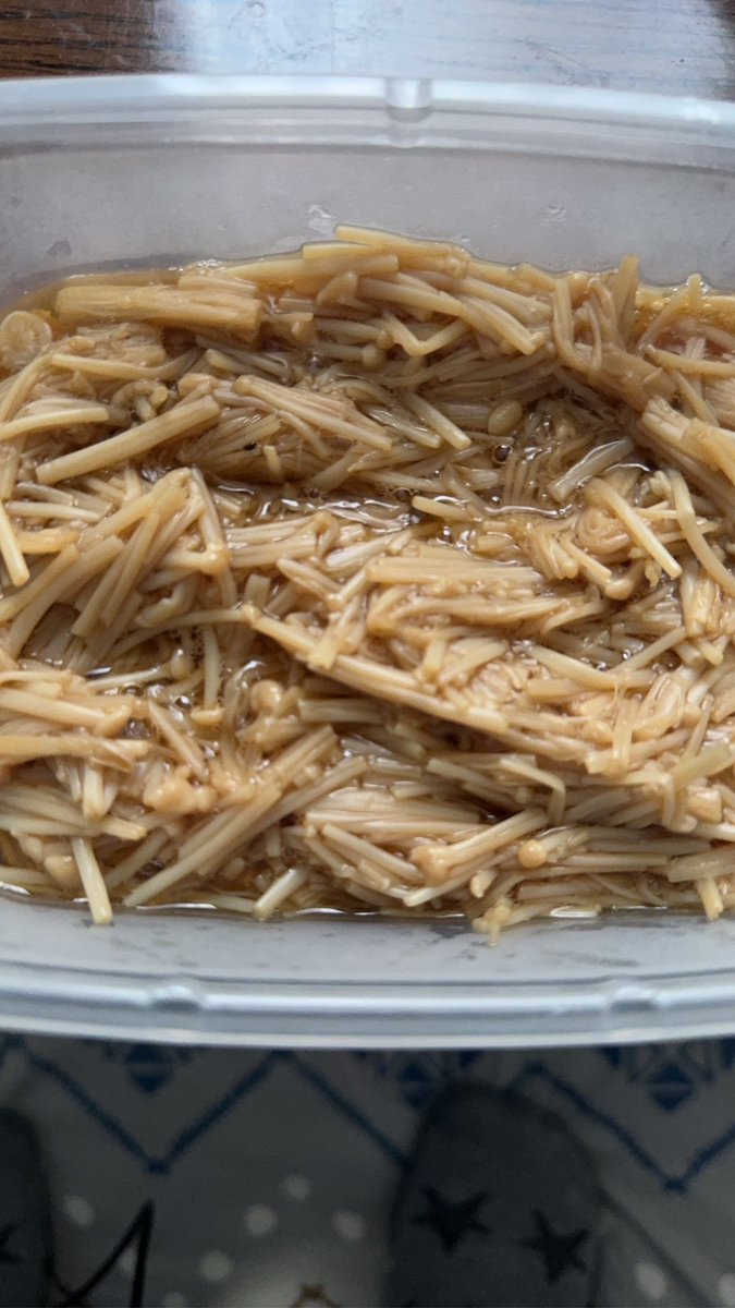 やる気スイッチ入ってなめ茸なんか作ってる😳😳😳