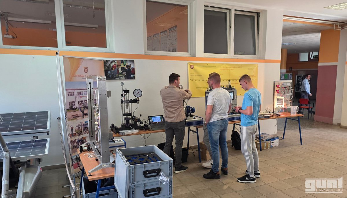 Gunthamburg's tweet image. Not everything needs to look perfect

this is where engineering actually happens

Our roadshow in Croatia 🇭🇷
with University of Rijeka and @TVZ_Zagreb 
#STEM #EngineeringEducation #GUNT