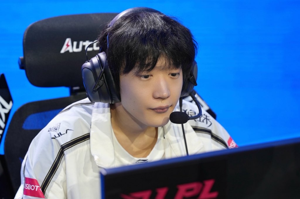 AnyonesLegend's tweet image. To examine oneself.

#AL #LPL