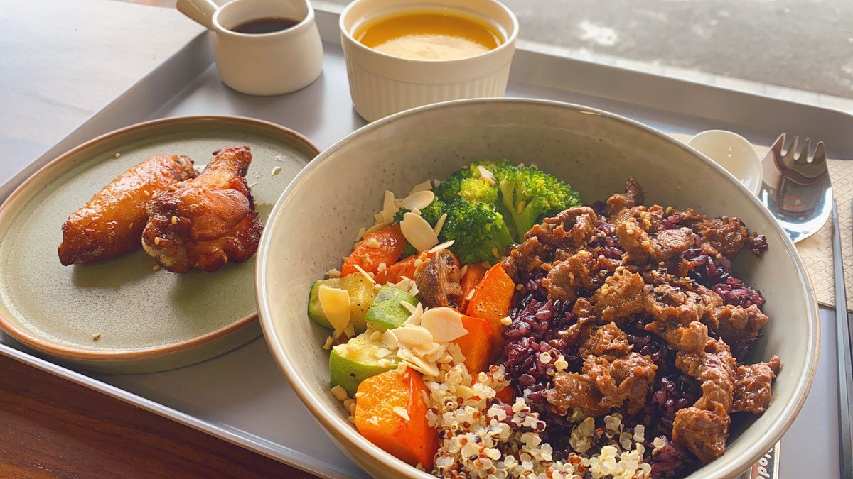 Av en vän tweet media