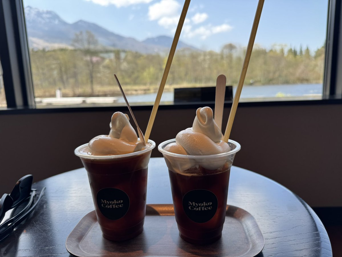 土曜日から東京に住む親友が遊びに来てて、昨日は長野の善光寺行って今日は妙高高原の方に出かけて来たー。いもり池のコーヒーフロート美味しかったし、景色が綺麗だった✨