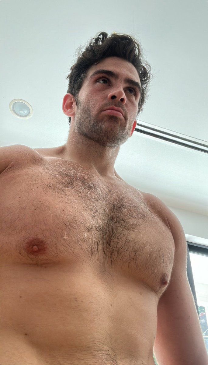 Male Central tweet media