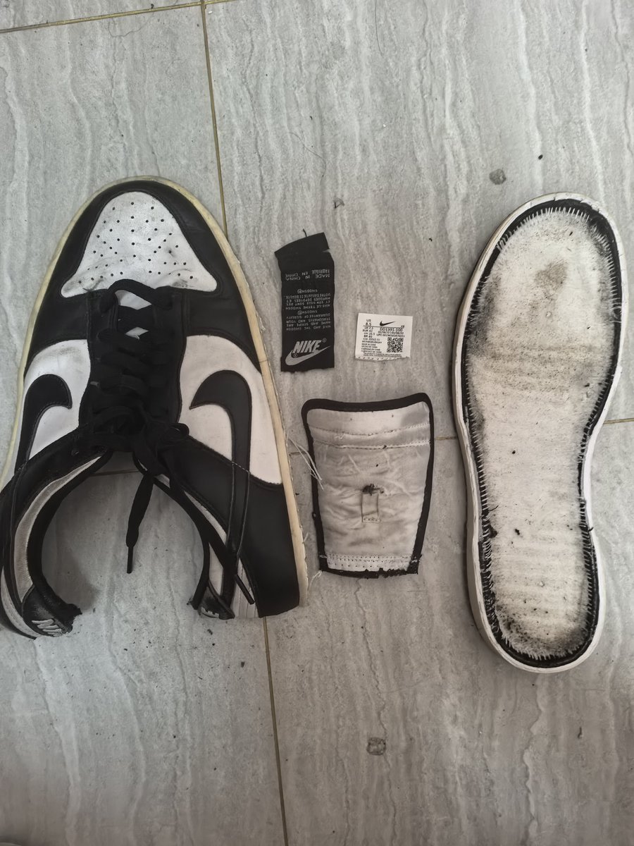 k_kt20413214's tweet image. 不听话就把你的鞋分崩离析好了
#毁鞋 #destroy