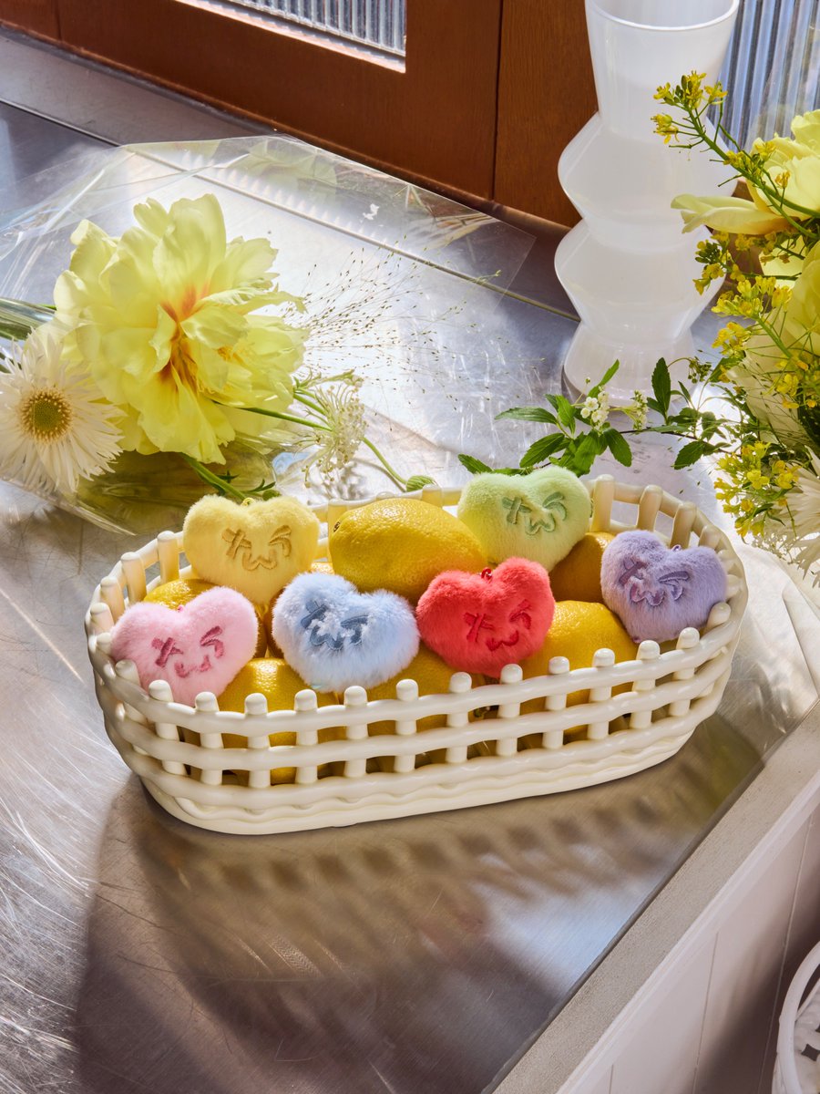 HYBE_MERCH's tweet image. TWS 5th Mini Album 'NO TRAGEDY' Merch.
Concept Photo 📷 (2/3)

[OFFLINE]
📅 2026. 04. 27 - 05. 02 
📍 서울 용산구 한강대로 42, 1F

[ONLINE]
🌹 상품 공개: 2026. 04. 24. 12PM(KST)
📆 판매 오픈: 2026. 04. 27. 11AM(KST)
📍 @weverseshop 

#TWS #투어스 #247WithUs
#NO_TRAGEDY