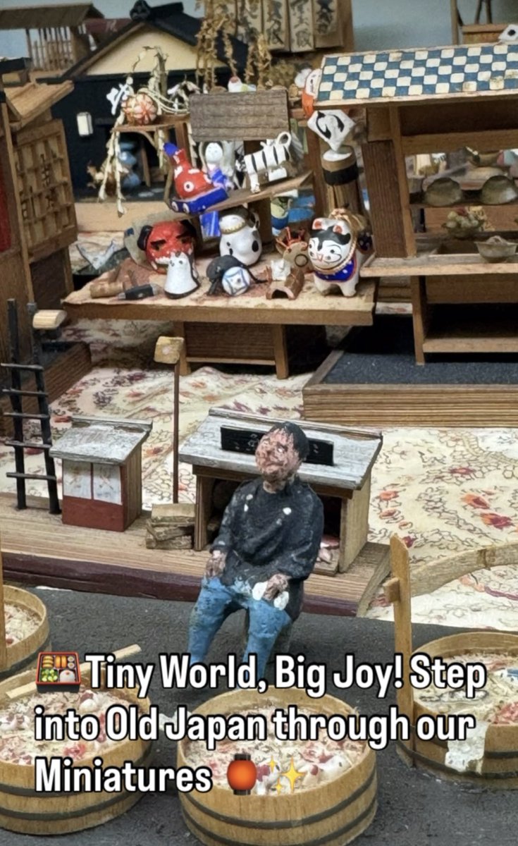 sagano_ningyou's tweet image. Explore a tiny time machine! 🏮✨ Our detailed miniatures of old Japanese streets bring pure joy to visitors from around the globe. Each little shop is a masterpiece of nostalgia. 🍱🏠
#Kyoto #Arashiyama #Miniature #Diorama #JapanHistory #Museum #人形の家