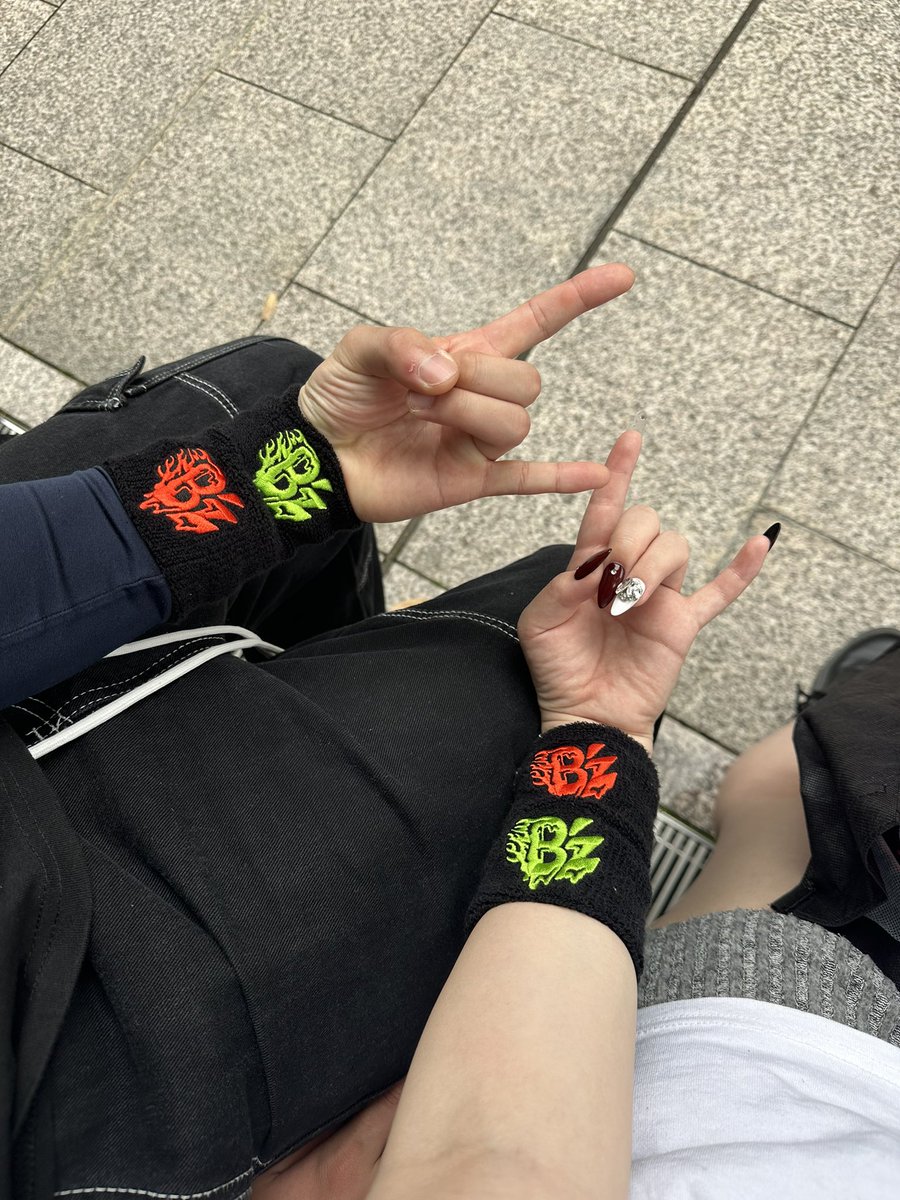 Akatsuki__178's tweet image. -B’z FYOP＋ 4/18.4/19 in 広島-

前回のFYOPのライブで出会った彼と初めて一緒にライブでした🥹
ステサイとアリーナどっちも最高にぶち上がり席で幸せだった😌🩷
そして、たくさんのB’zファンの方々と交流をさせて頂けて嬉しかったです！
B’zが繋げてくれるごenに感謝🙏
次は香川！
 #Bz  #FYOP＋